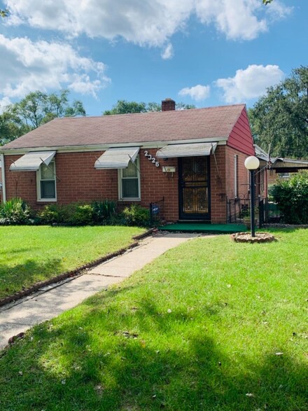 2326 Rhode Island St, Gary, IN 46407