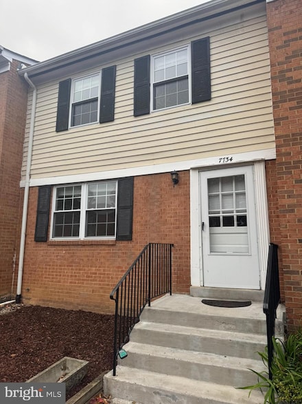 7734 Trevino Ln, Falls Church, VA 22043