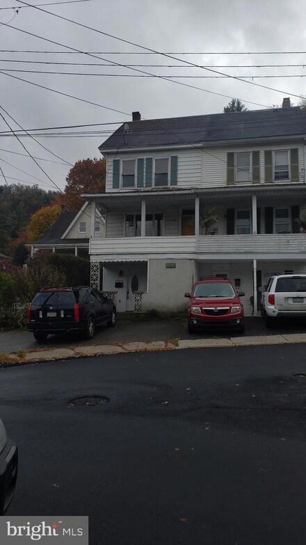 219 W High St, Nesquehoning, PA 18240