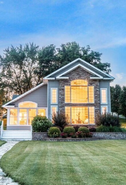16813 Lakeview Dr, Vandalia, MI 49095