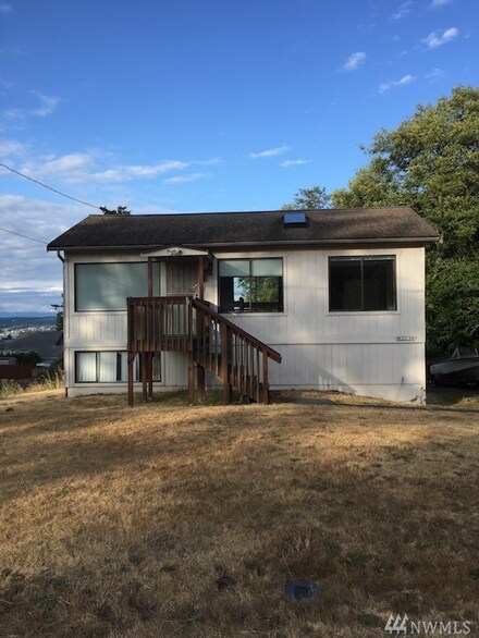2315 N Bluff Rd, Green Bank, WA 98253