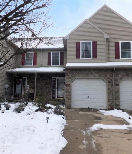 8110 Heritage Dr, Alburtis, PA 18011