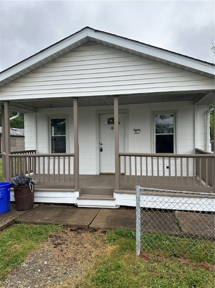 85 Locust St, Mc Kees Rocks, PA 15136