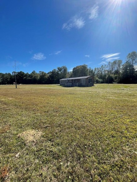 4545 Cindy Ln, Waycross, GA 31503