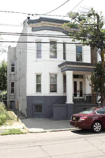 179 Beacon Ave, Jersey City, NJ 07306