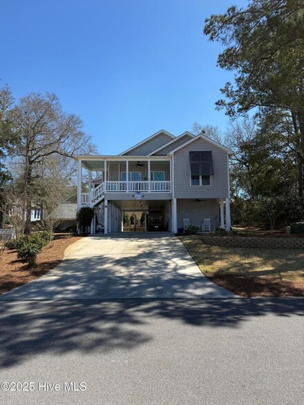 334 NE 48th St, Oak Island, NC 28465