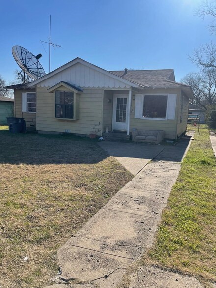 1526 Grinnell St, Dallas, TX 75216