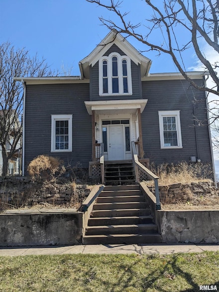 229 Washington St, Davenport, IA 52802
