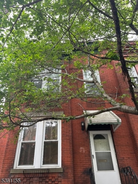49 Burnet St, Newark, NJ 07102