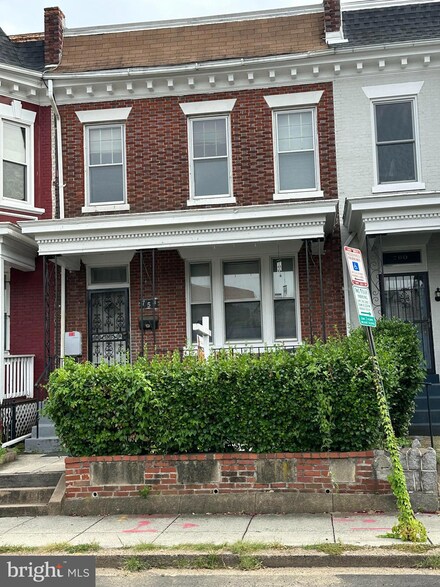 758 Newton Place NW, Washington, DC 20010