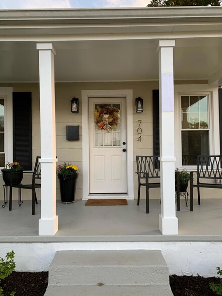 704 E 21st St, Buena Vista, VA 24416