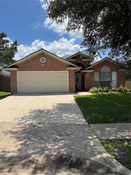 700 N Emma Dr, Arlington, TX 76002