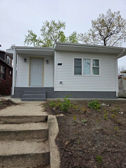 1103 E Ridge Rd, Gary, IN 46409