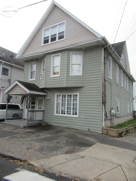 255 Poplar St, Bridgeport, CT 06605