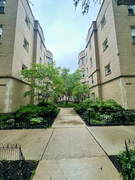 1453 W Elmdale Ave Unit 1, Chicago, IL 60660