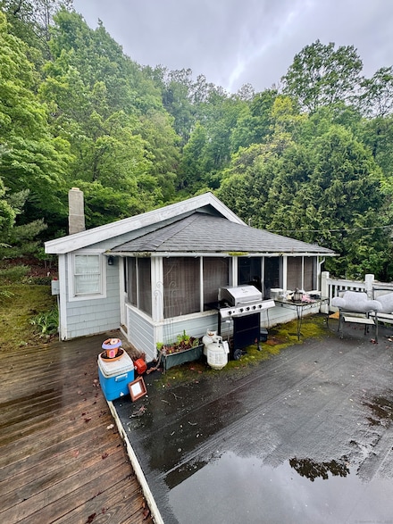 343 W Wakefield Blvd, Winsted, CT 06098