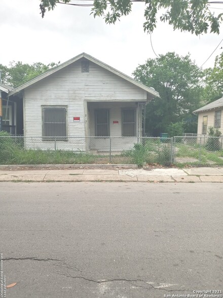 239 Albert St, San Antonio, TX 78207