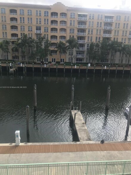 2950 NE 188th St Unit 222, Aventura, FL 33180