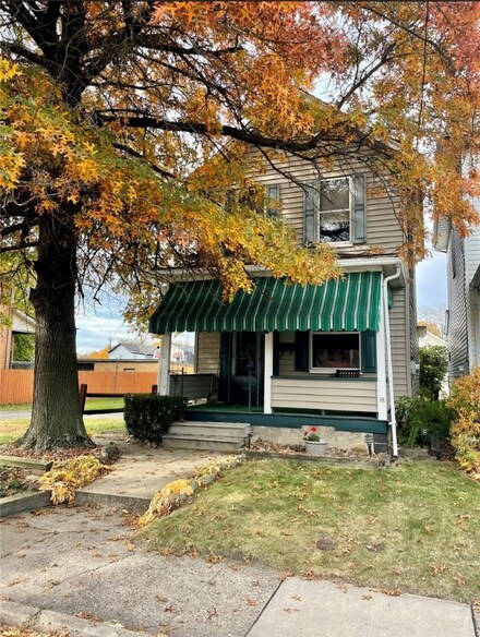 424 Deer Ln, Rochester, PA 15074