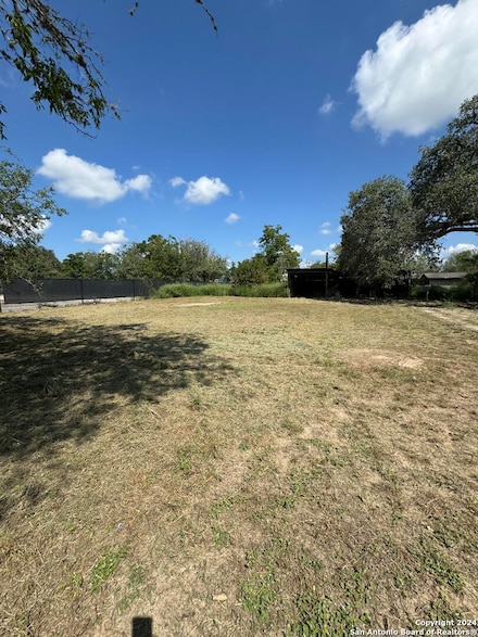 543 Sanchez St, Pleasanton, TX 78064