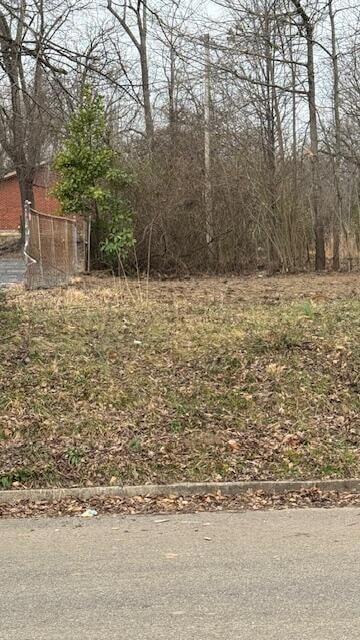 107 Glass St, Jackson, TN 38301
