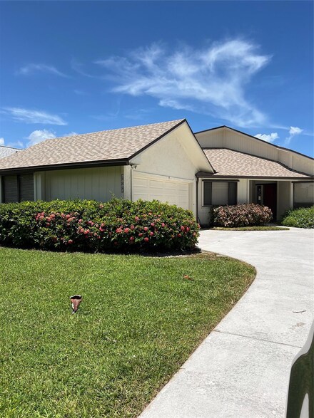 6223 SE Ames Way, Hobe Sound, FL 33455