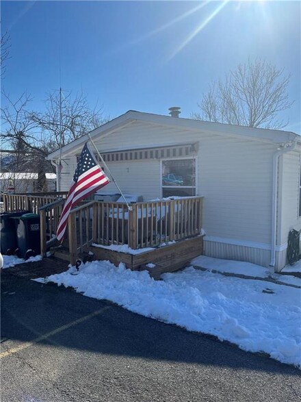 4202 Lions Den Ct, Orefield, PA 18069