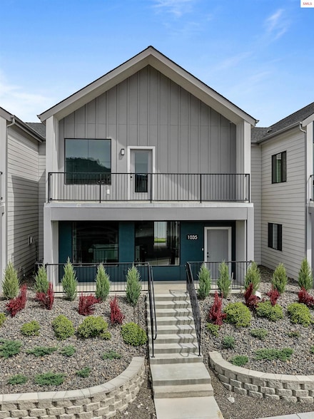 1035 E Railroad Ave, Post Falls, ID 83854