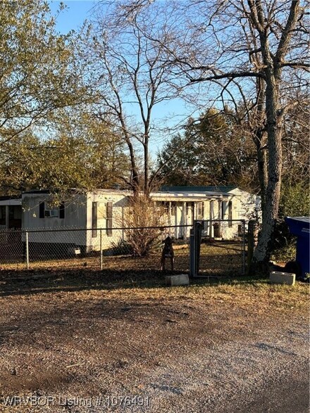 705 Stockton Ln, Muldrow, OK 74948
