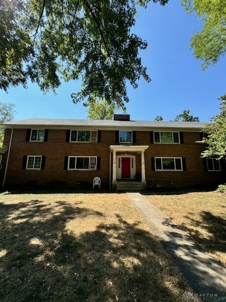 5039 Far Hills Ave, Dayton, OH 45429