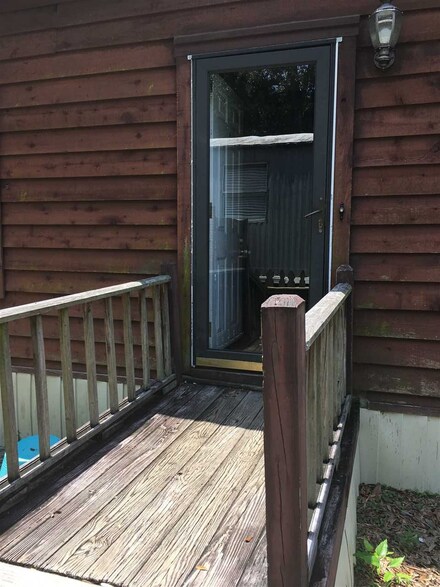 1467 Nashville Dr, Tallahassee, FL 32304