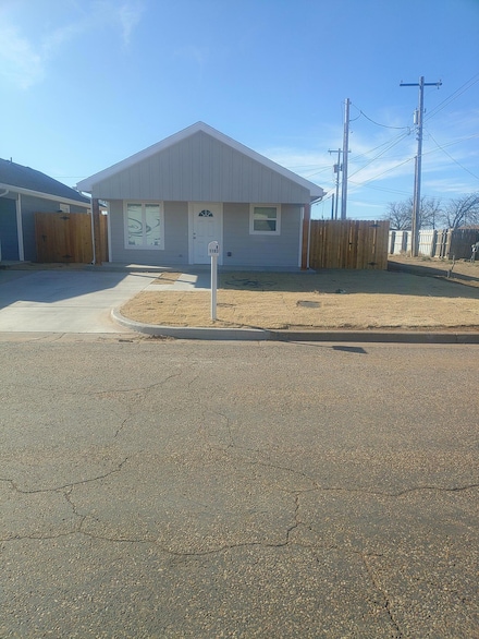 1103 14th St, Abernathy, TX 79311
