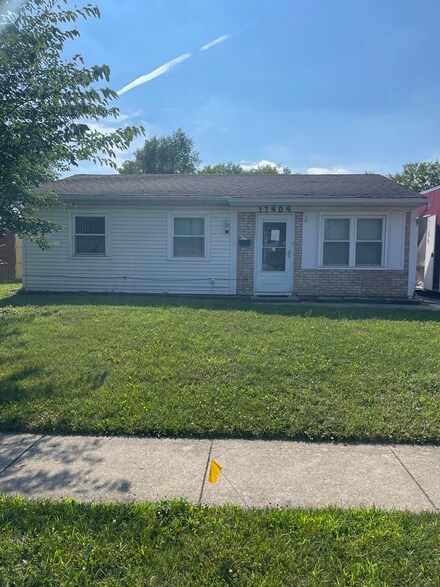17404 Appletree Dr, Hazel Crest, IL 60429