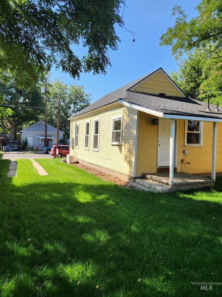 421 15th St, Lewiston, ID 83501
