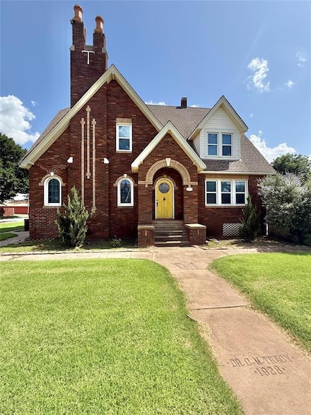 722 E Main St, Sentinel, OK 73664