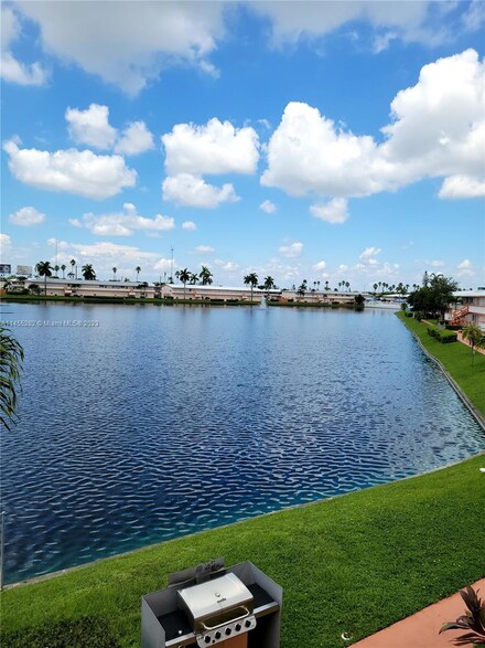1000 SW 10th Terrace Unit 17P, Hallandale Beach, FL 33009