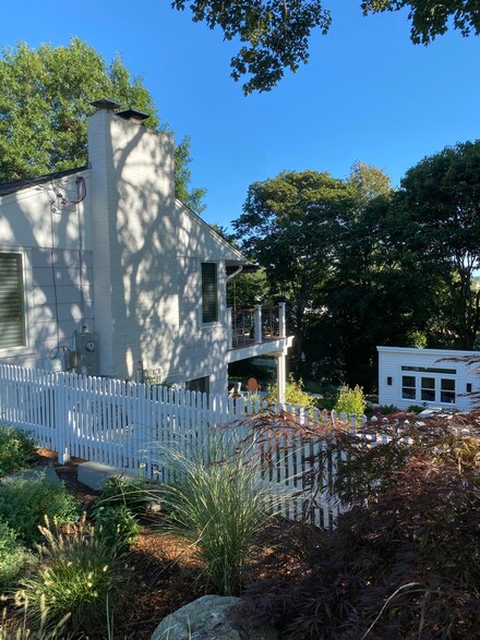 195 Main St, Wellfleet, MA 02667