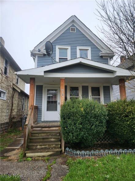 3174 W 105th St, Cleveland, OH 44111