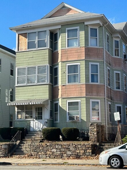 484 Park Ave, Worcester, MA 01610