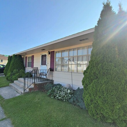 202 Church St, Saint Ignace, MI 49781