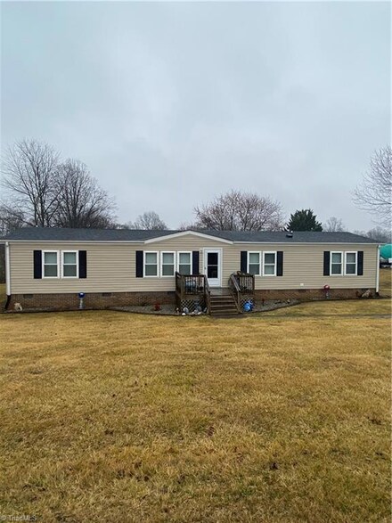 128 Philip Branch Rd, Mount Airy, NC 27030