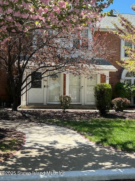 14 Village Ln Unit B, Staten Island, NY 10312