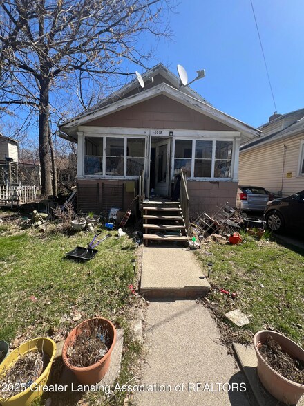 1018 Farrand St, Lansing, MI 48906