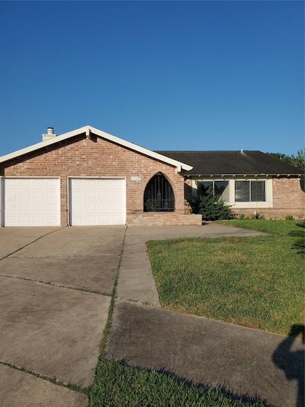 15407 Runswick Dr, Houston, TX 77062
