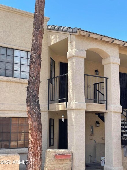 925 S Longmore Unit 220, Mesa, AZ 85202