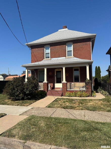 709 17th Ave, Moline, IL 61265