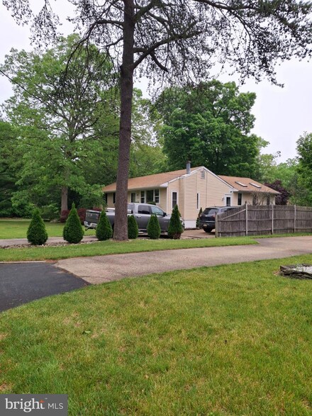 200 Chestnut Ave, Berlin, NJ 08009