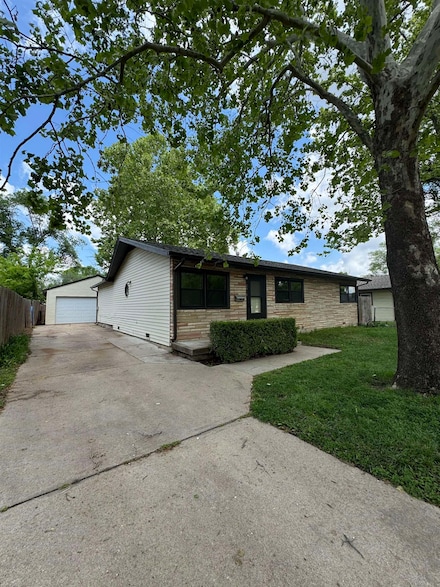 1524 W 34th St S, Wichita, KS 67217