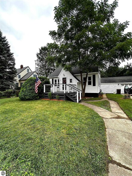 3851 N Mission Rd, Rosebush, MI 48878