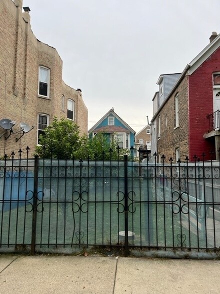 2231 S Sawyer Ave, Chicago, IL 60623